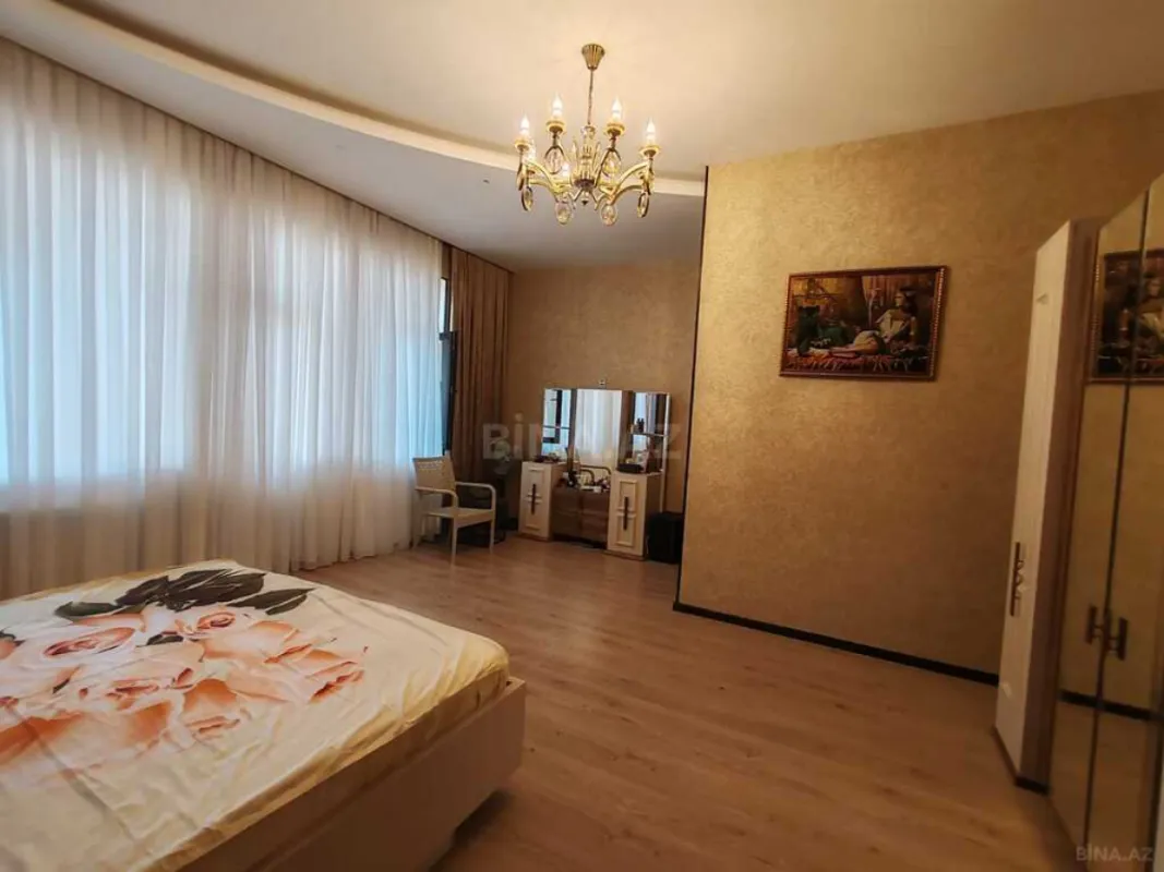 Satılır 6 otaqlı həyət evi 340 m²