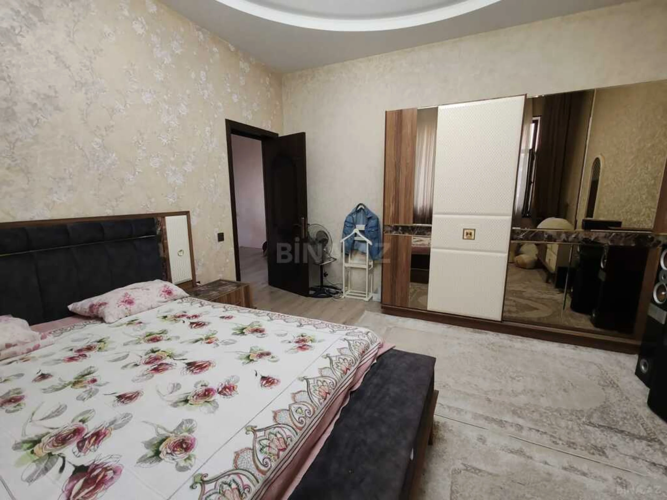Satılır 6 otaqlı həyət evi 340 m²