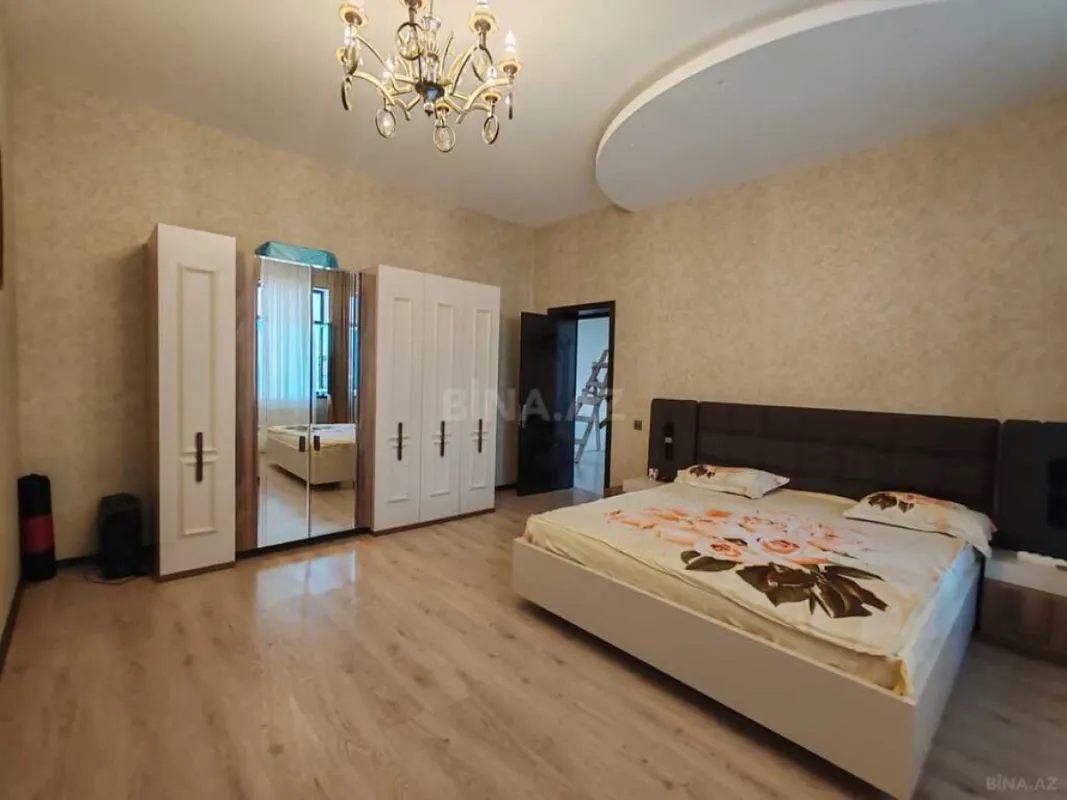 Satılır 6 otaqlı həyət evi 340 m²