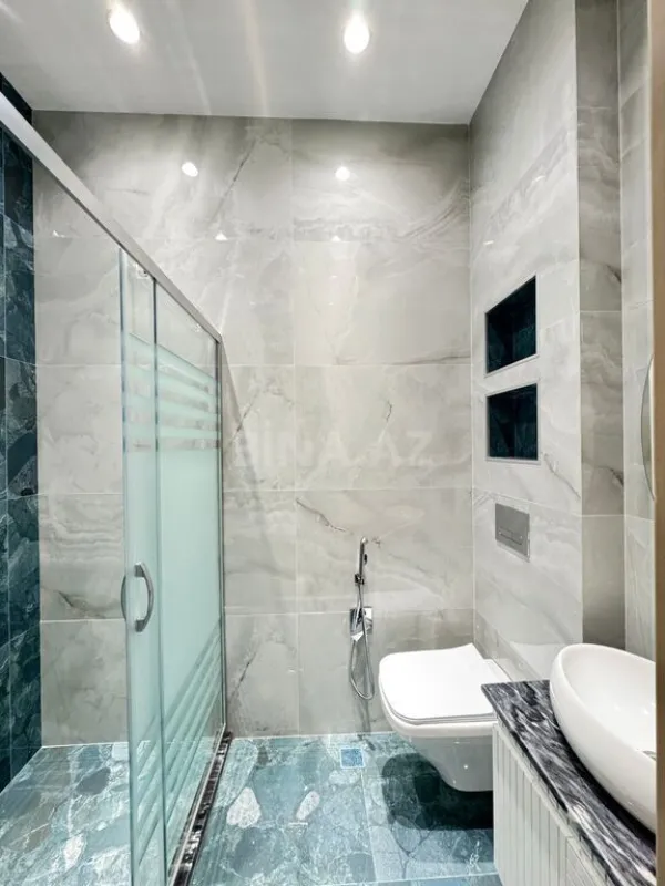 Satılır 5 otaqlı həyət evi 400 m²