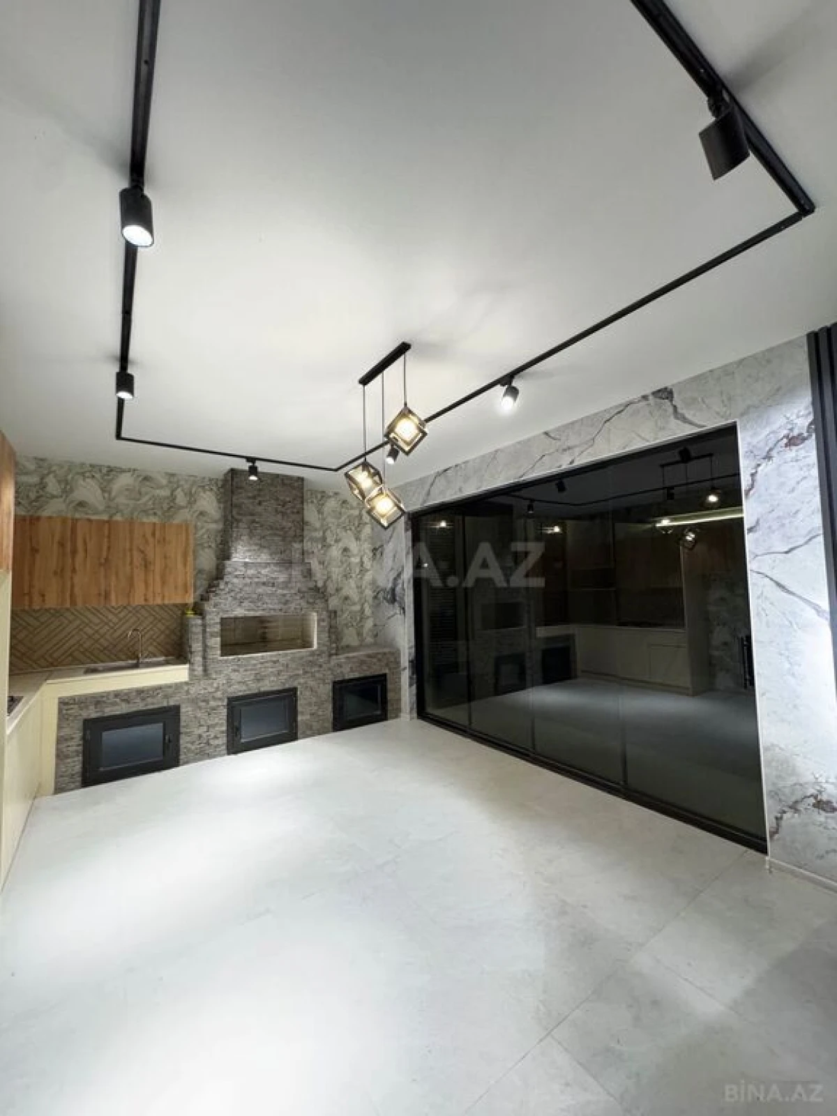 Satılır 5 otaqlı həyət evi 400 m²