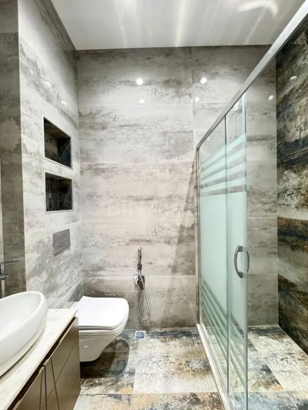 Satılır 5 otaqlı həyət evi 400 m²