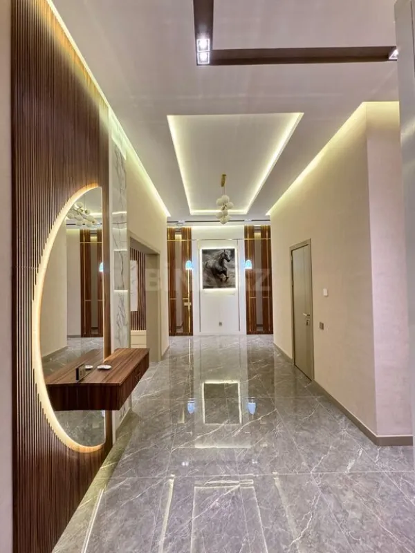 Satılır 5 otaqlı həyət evi 400 m²