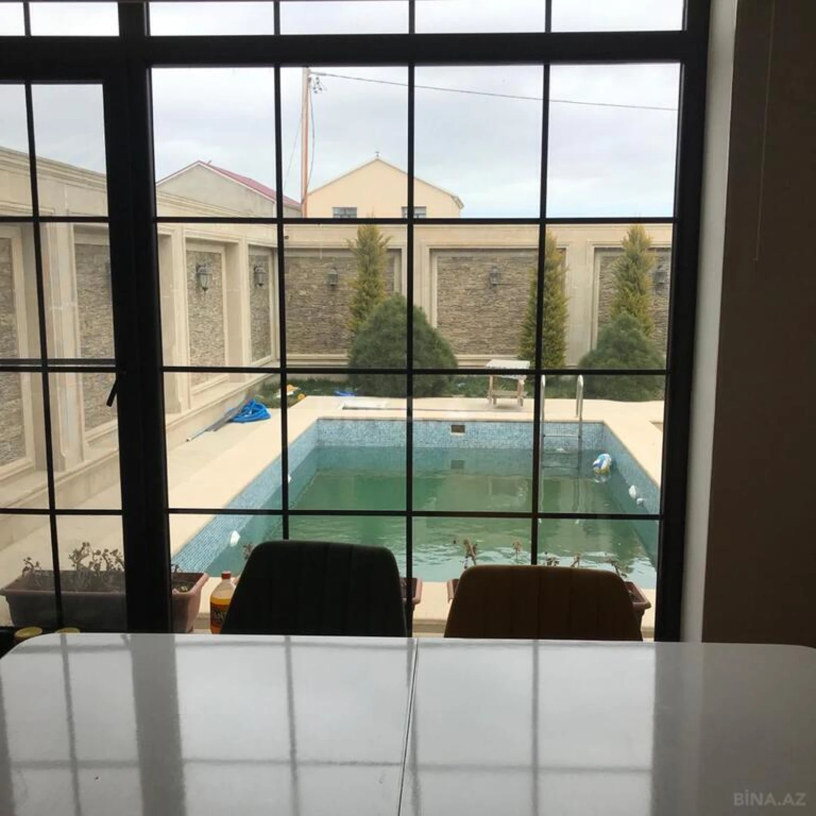 Kirayə verilir 5 otaqlı həyət evi 220 m²