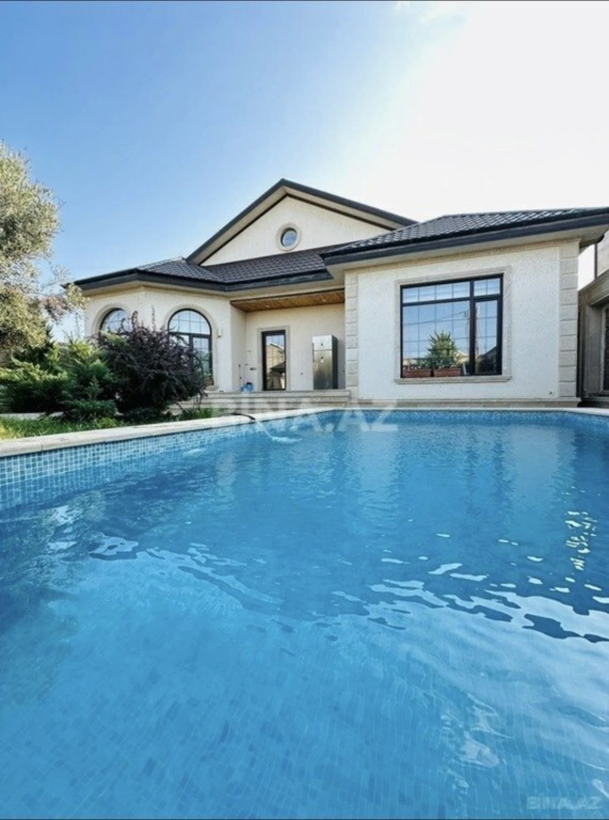 Kirayə verilir 5 otaqlı həyət evi 220 m²