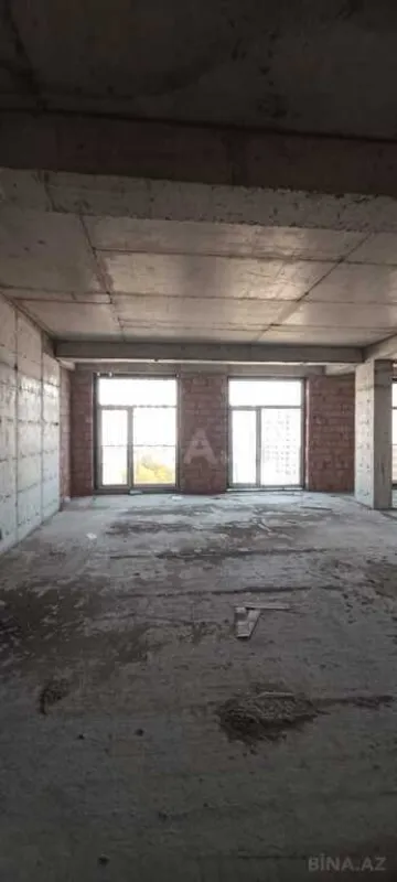Satılır 3 otaqlı mənzil 202 m²
