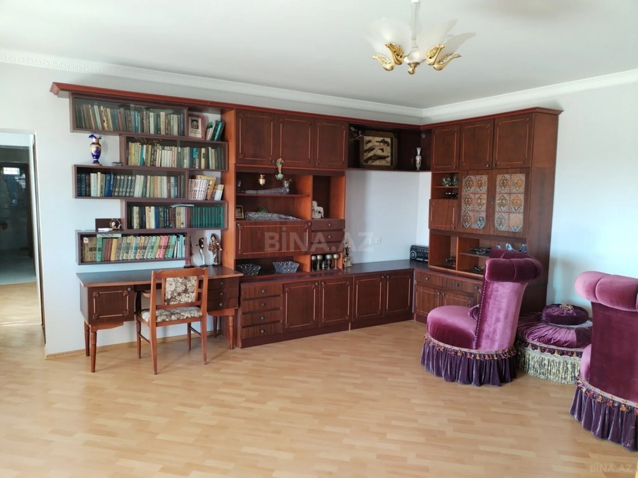 Satılır 9 otaqlı həyət evi 400 m²