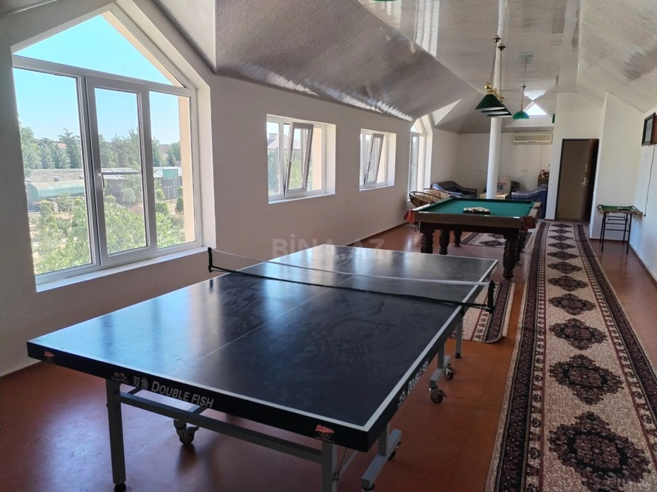 Satılır 9 otaqlı həyət evi 400 m²