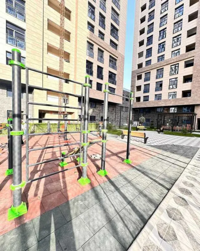 Satılır 4 otaqlı mənzil 197 m²