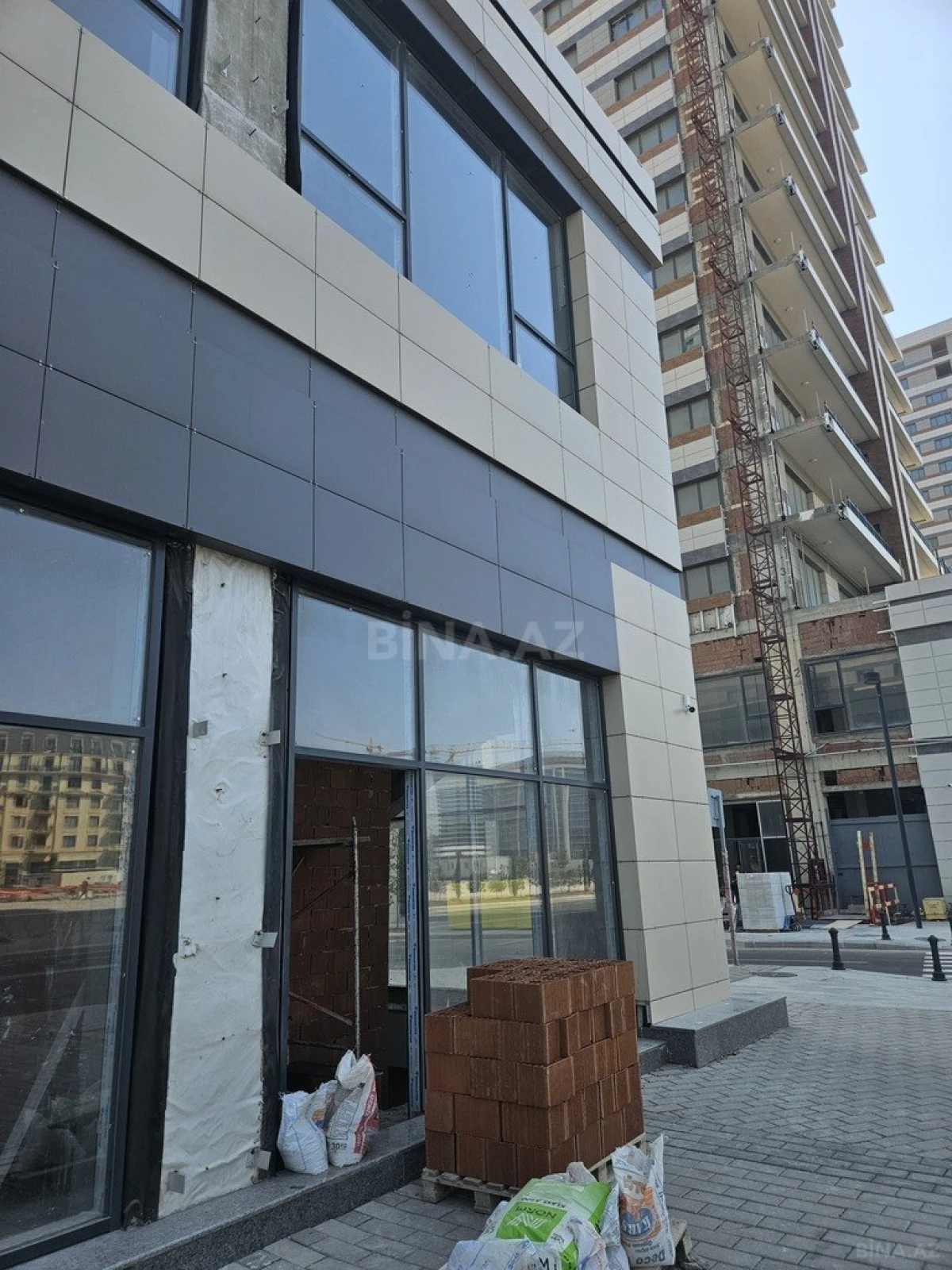 Satılır obyekt 1100 m²