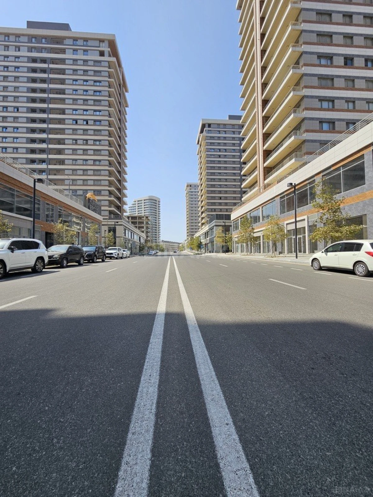 Satılır obyekt 1100 m²