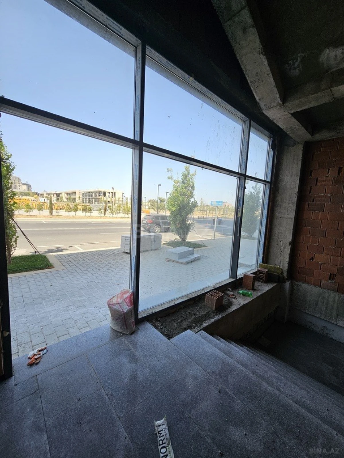 Satılır obyekt 1100 m²