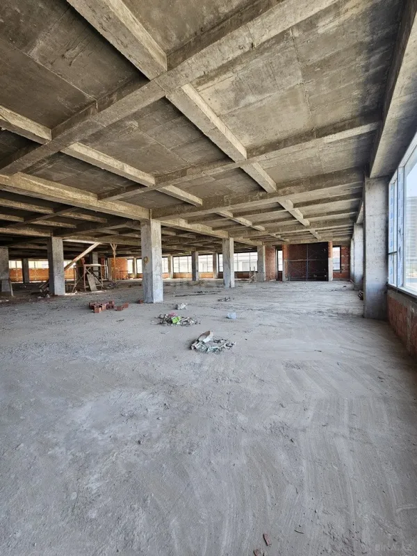 Satılır obyekt 1100 m²