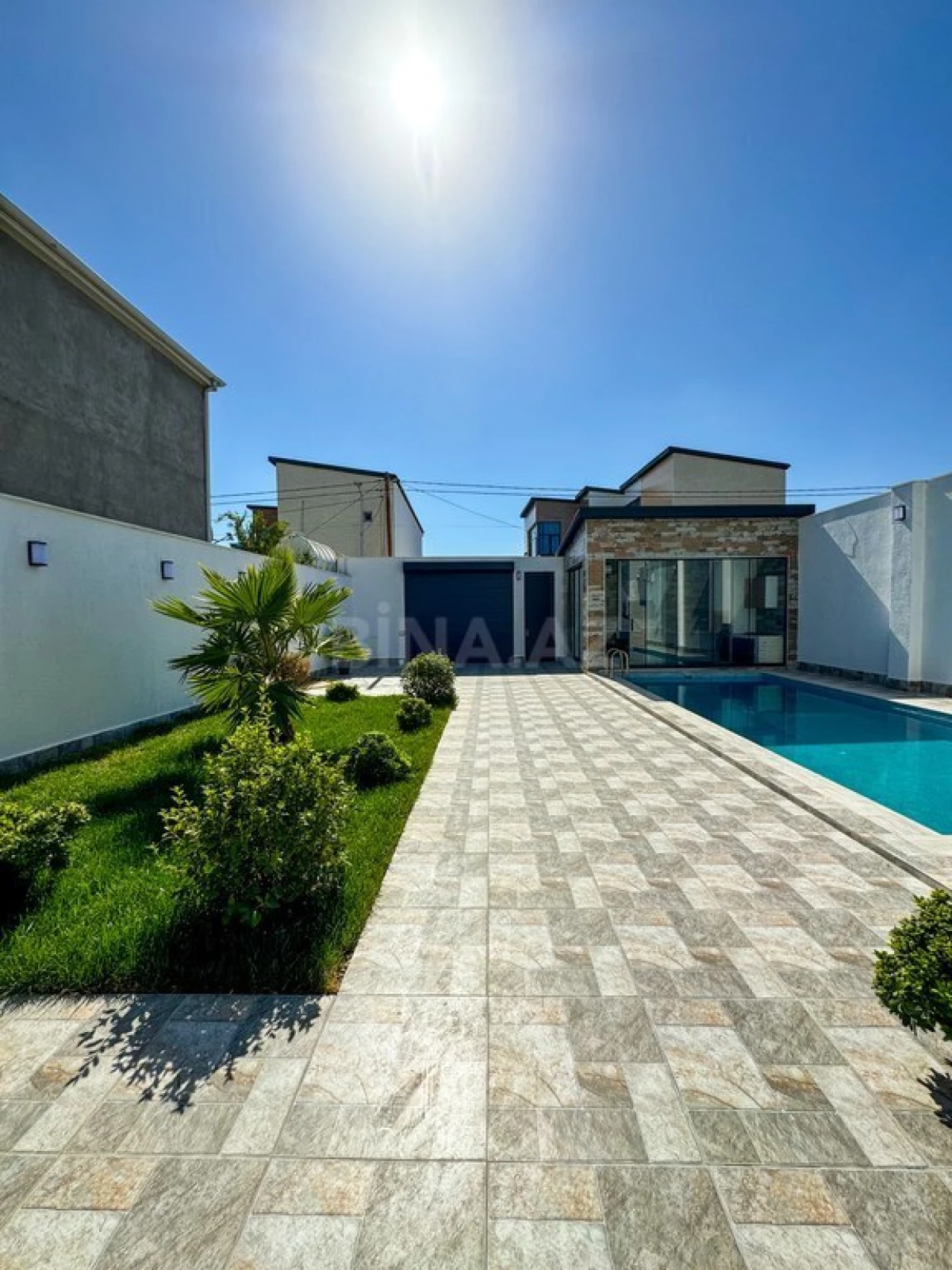 Satılır 5 otaqlı həyət evi 260 m²