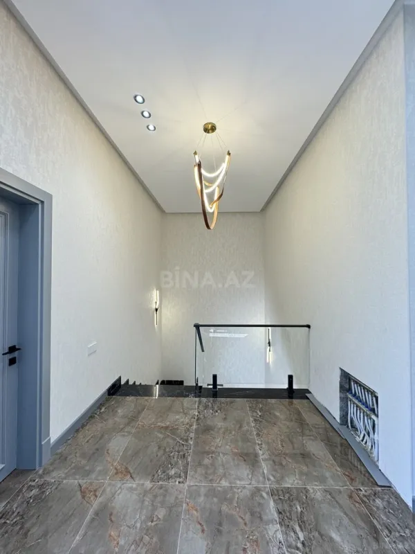 Satılır 5 otaqlı həyət evi 260 m²