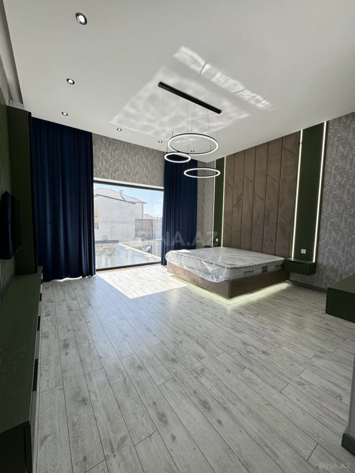Satılır 5 otaqlı həyət evi 260 m²