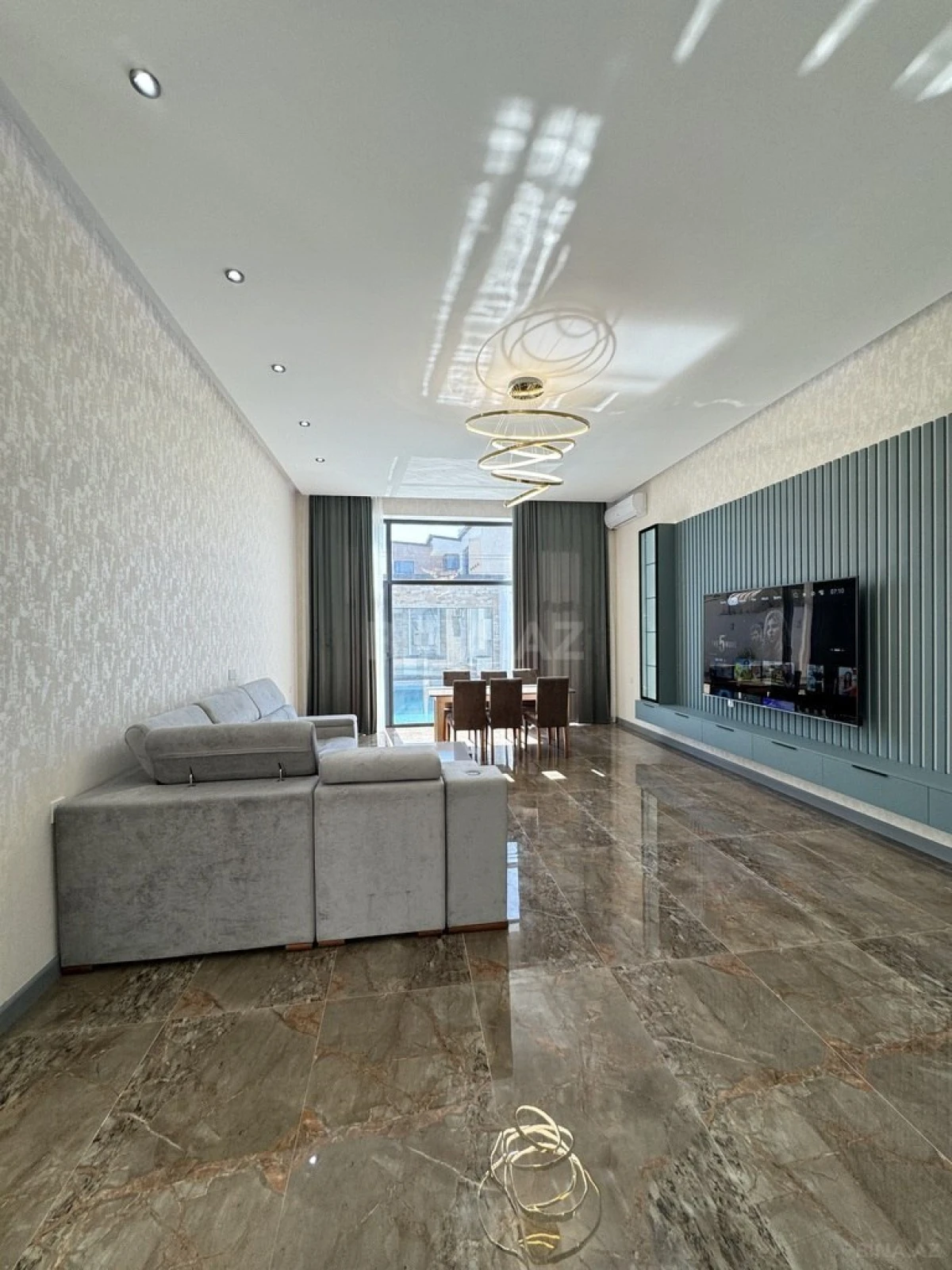 Satılır 5 otaqlı həyət evi 260 m²
