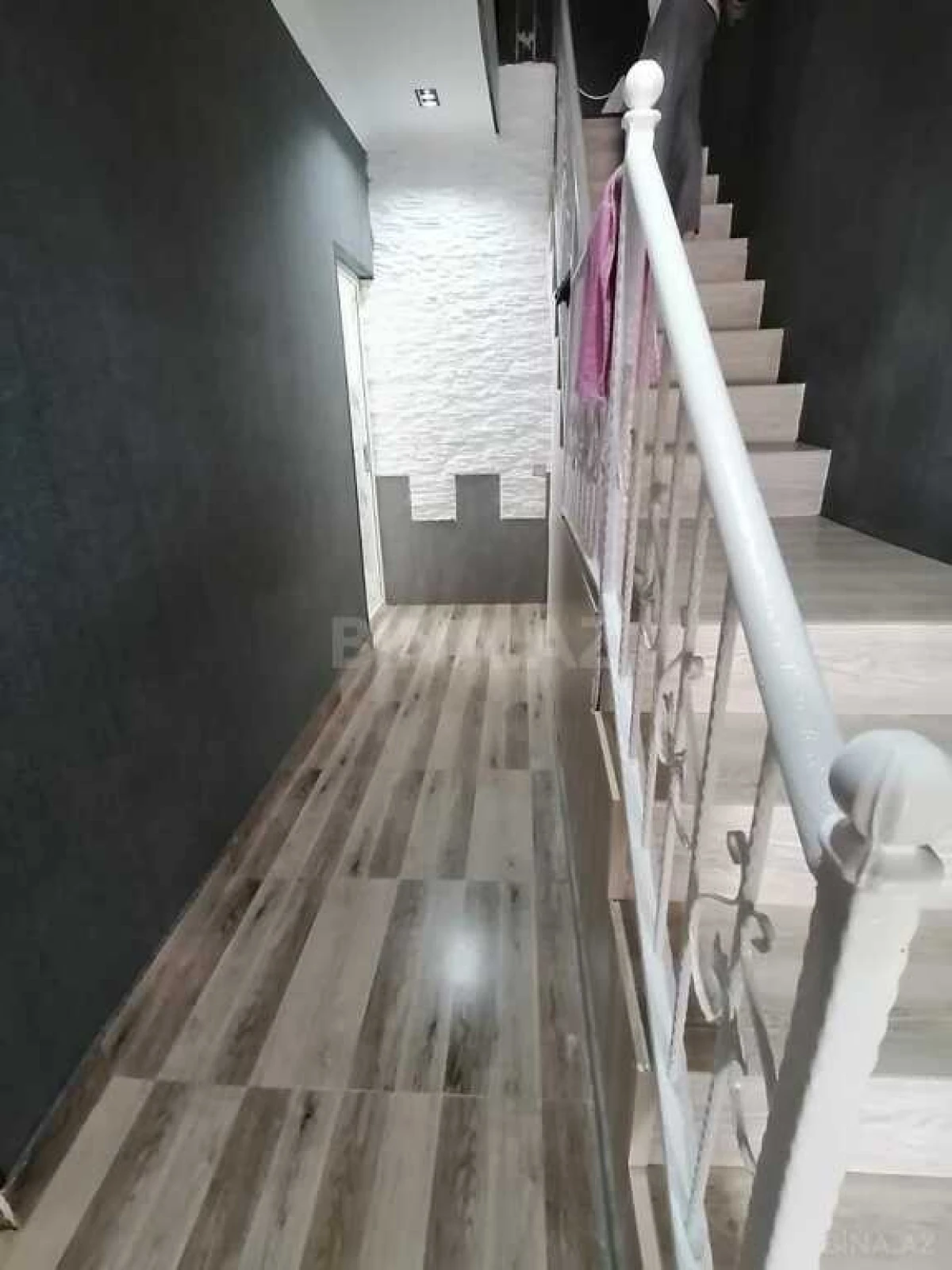 Satılır 5 otaqlı həyət evi 160 m²