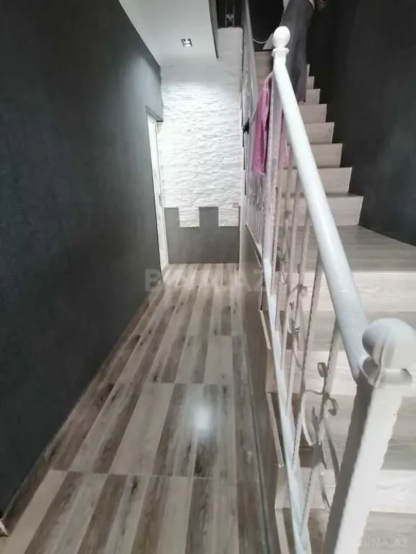 Satılır 5 otaqlı həyət evi 160 m²