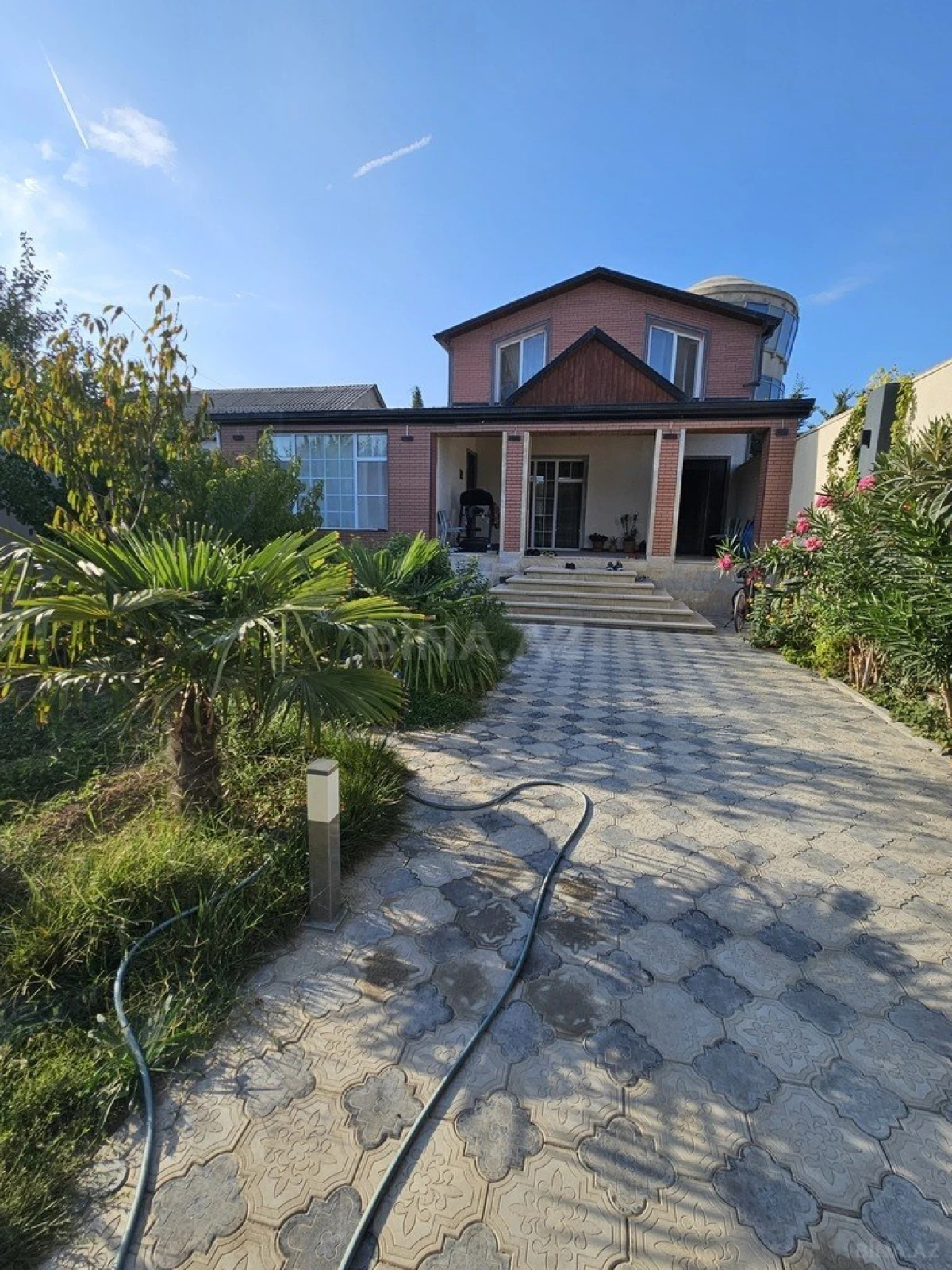 Satılır 5 otaqlı həyət evi 160 m²