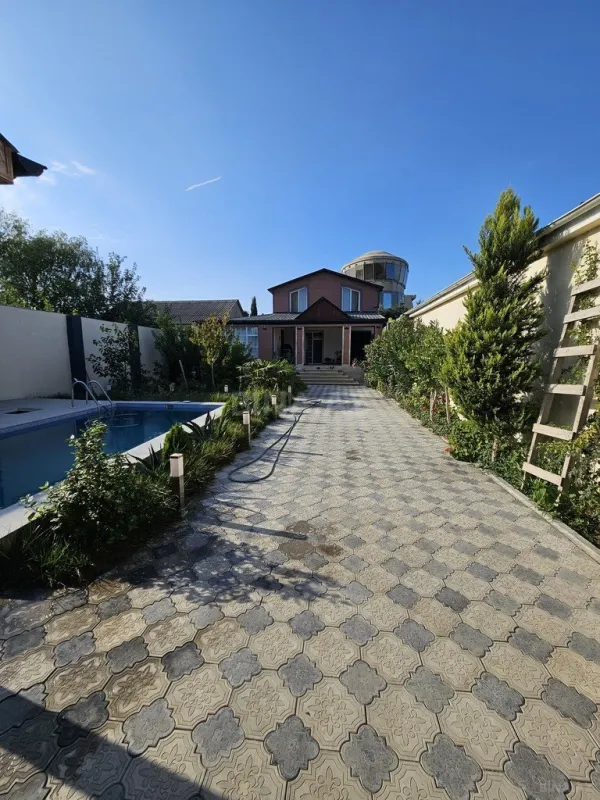 Satılır 5 otaqlı həyət evi 160 m²