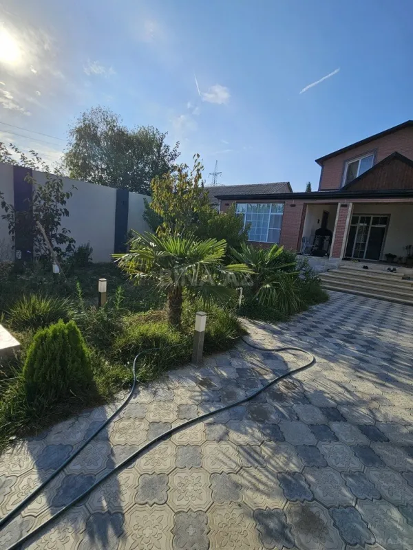Satılır 5 otaqlı həyət evi 160 m²