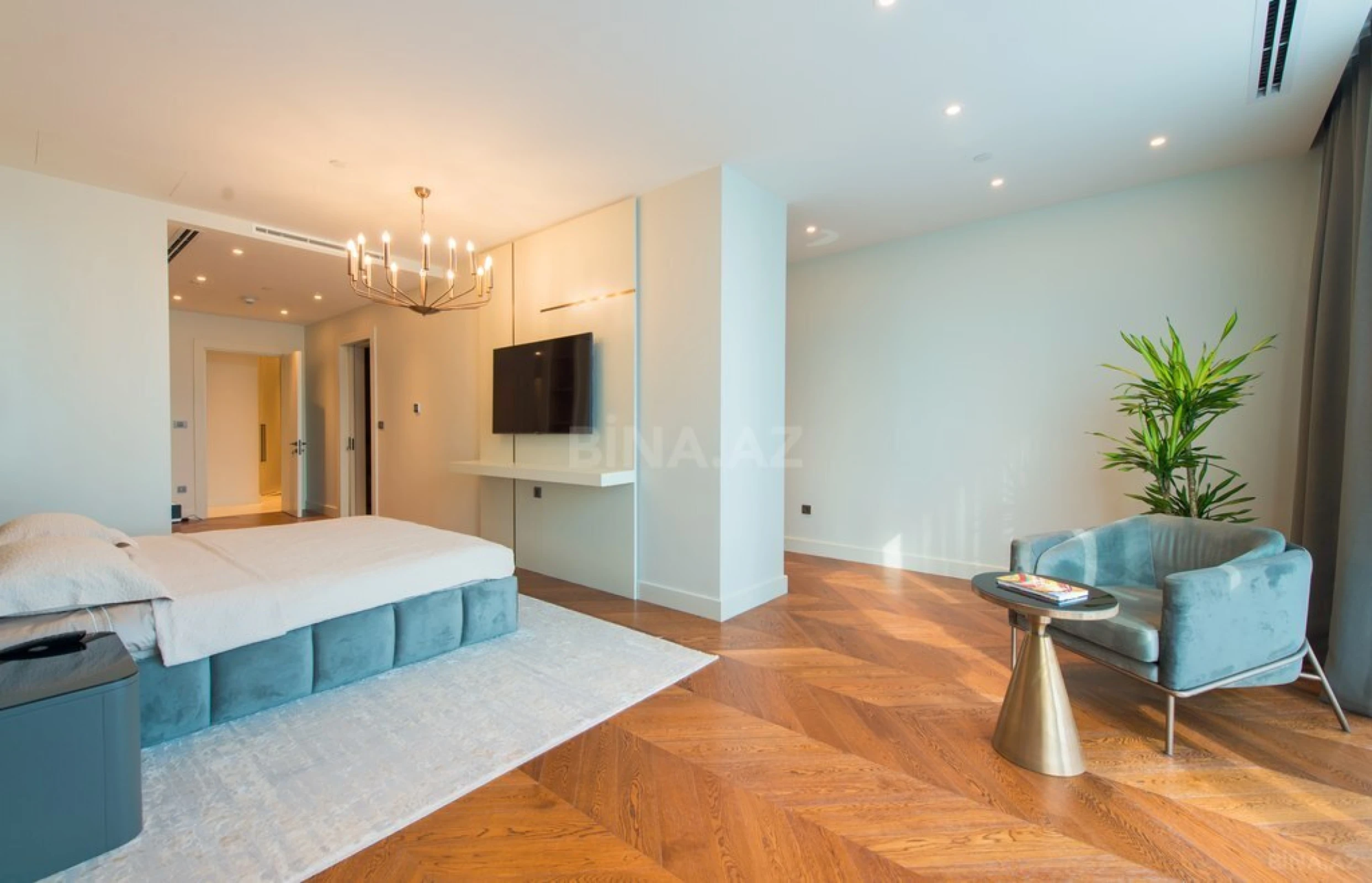 Satılır 3 otaqlı mənzil 171.6 m²