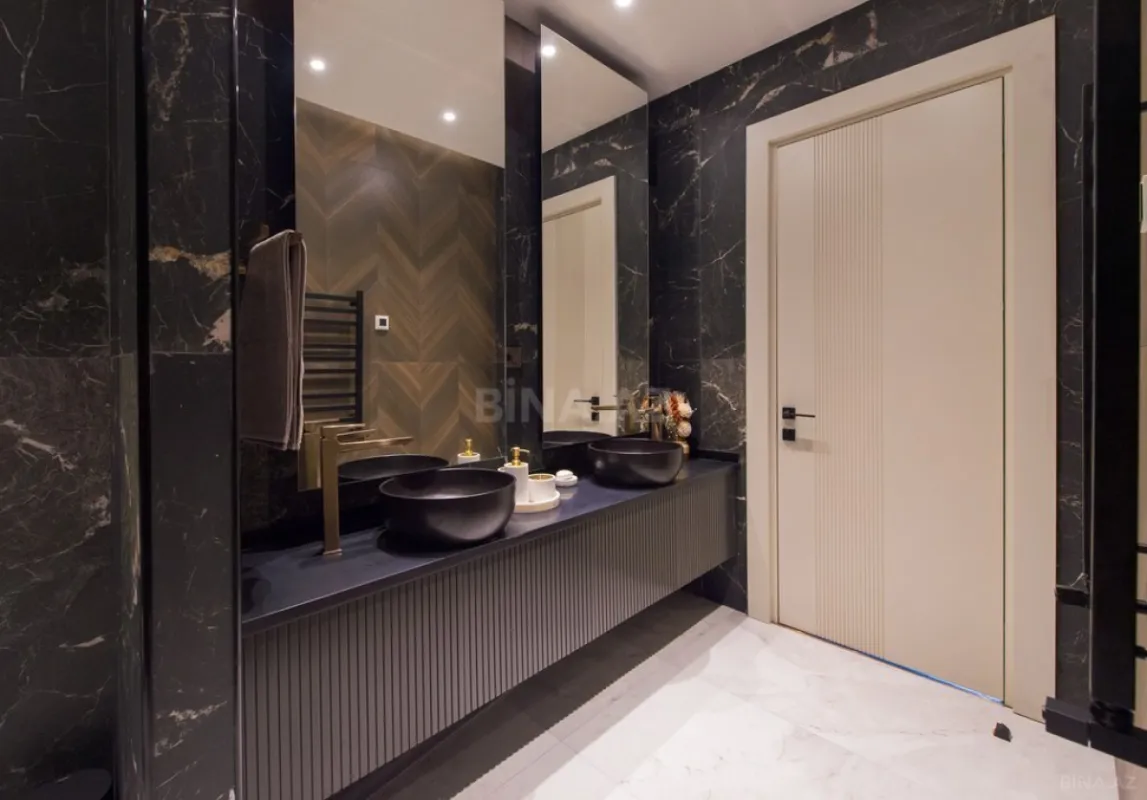 Satılır 3 otaqlı mənzil 171.6 m²