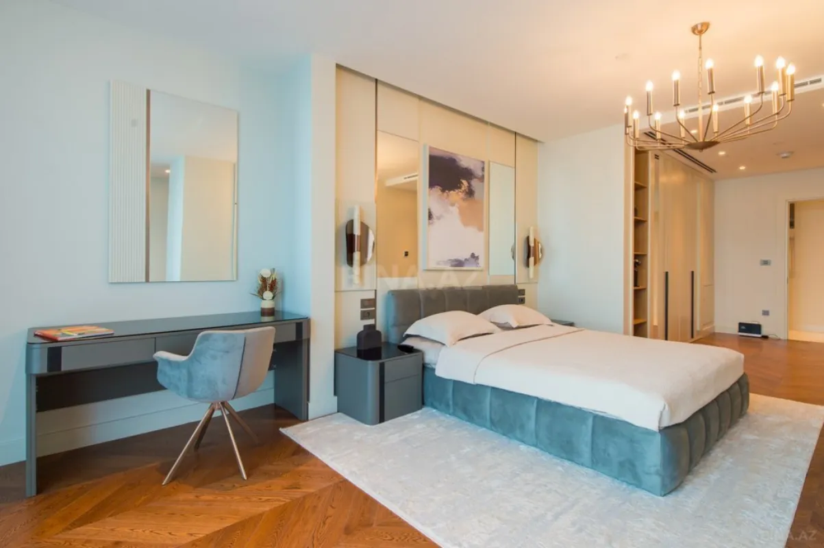 Satılır 3 otaqlı mənzil 171.6 m²