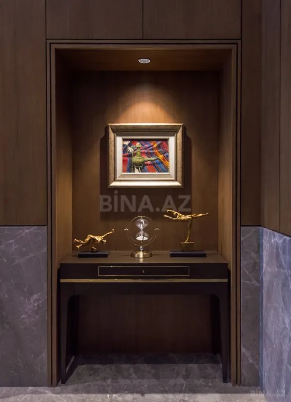 Satılır 3 otaqlı mənzil 375.6 m²