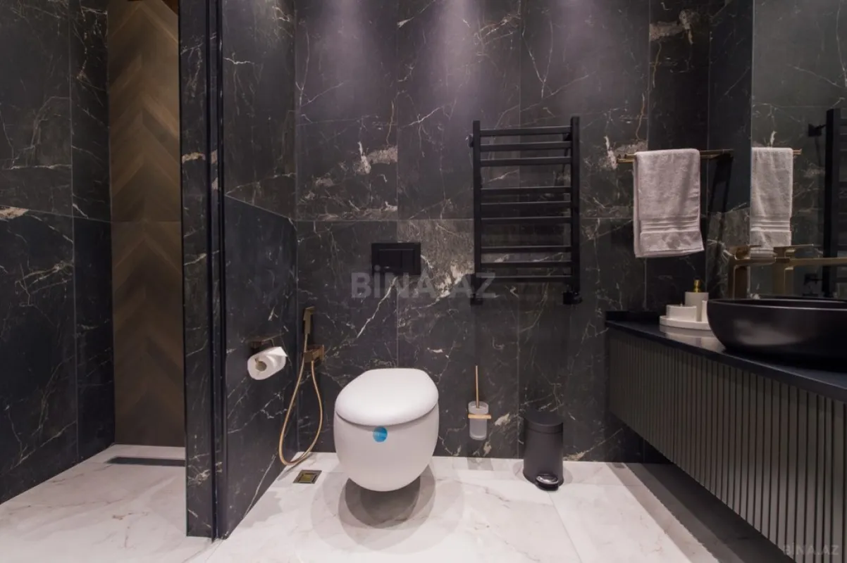 Satılır 3 otaqlı mənzil 375.6 m²