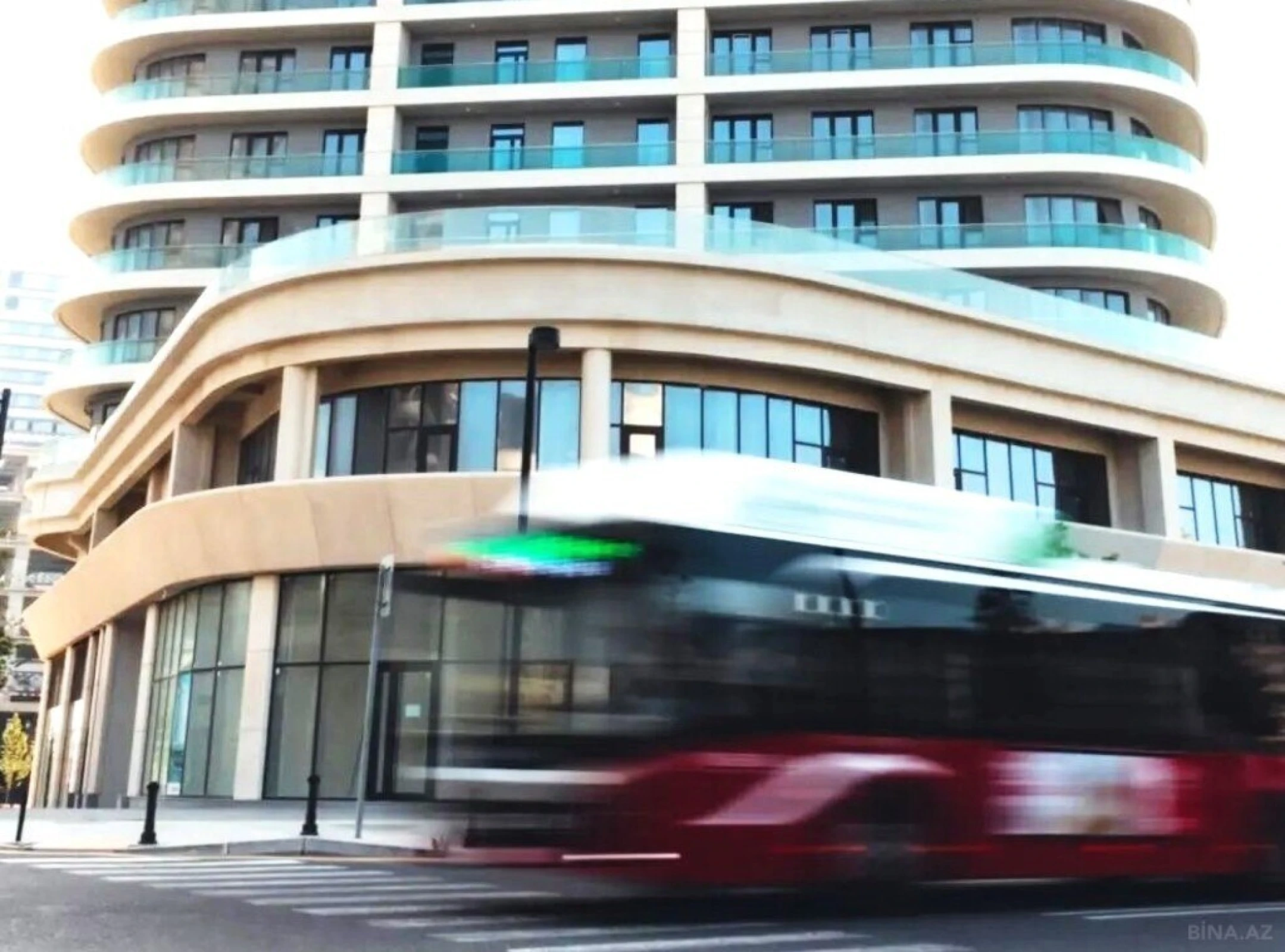 Satılır obyekt 300 m²