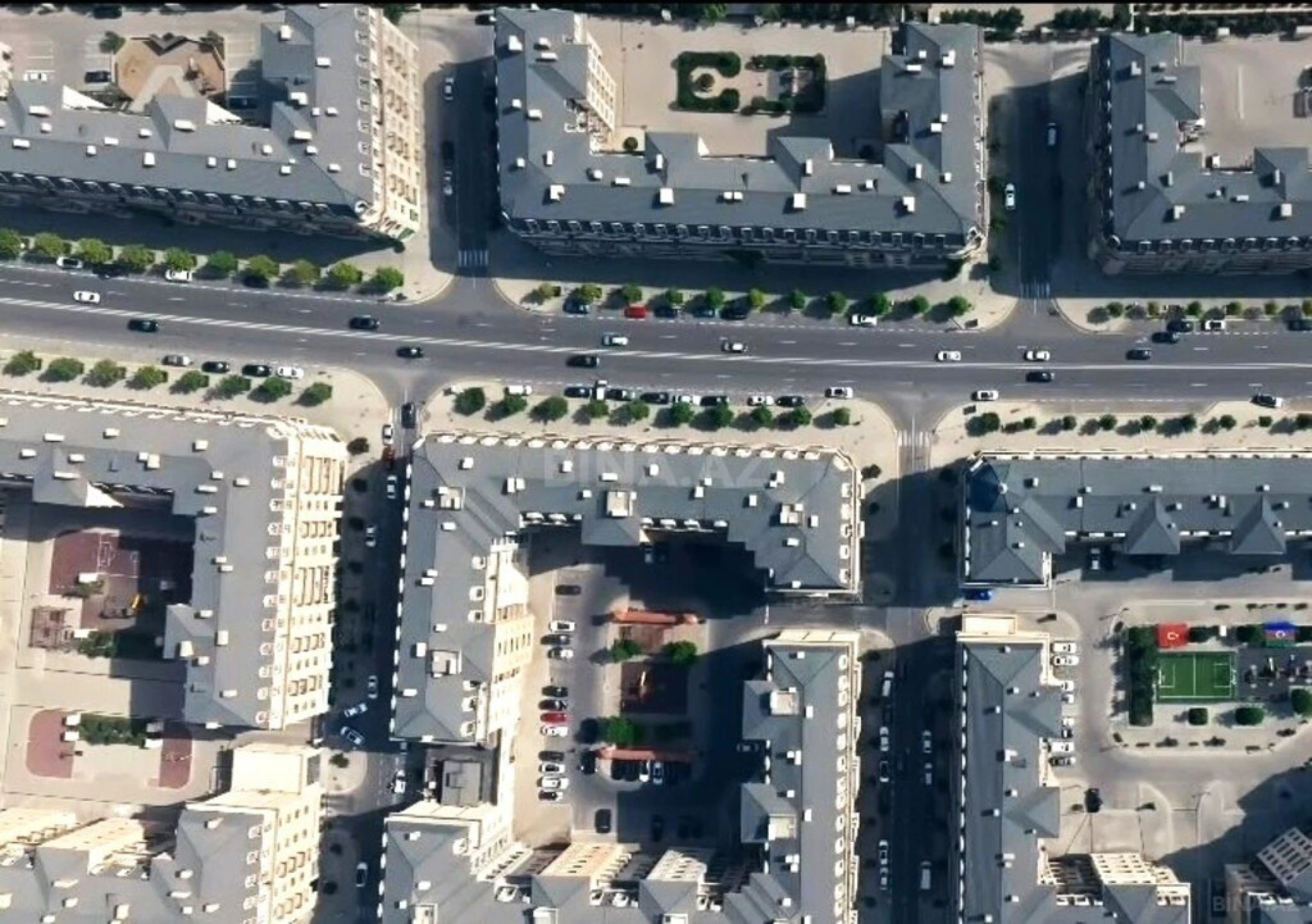 Satılır obyekt 300 m²