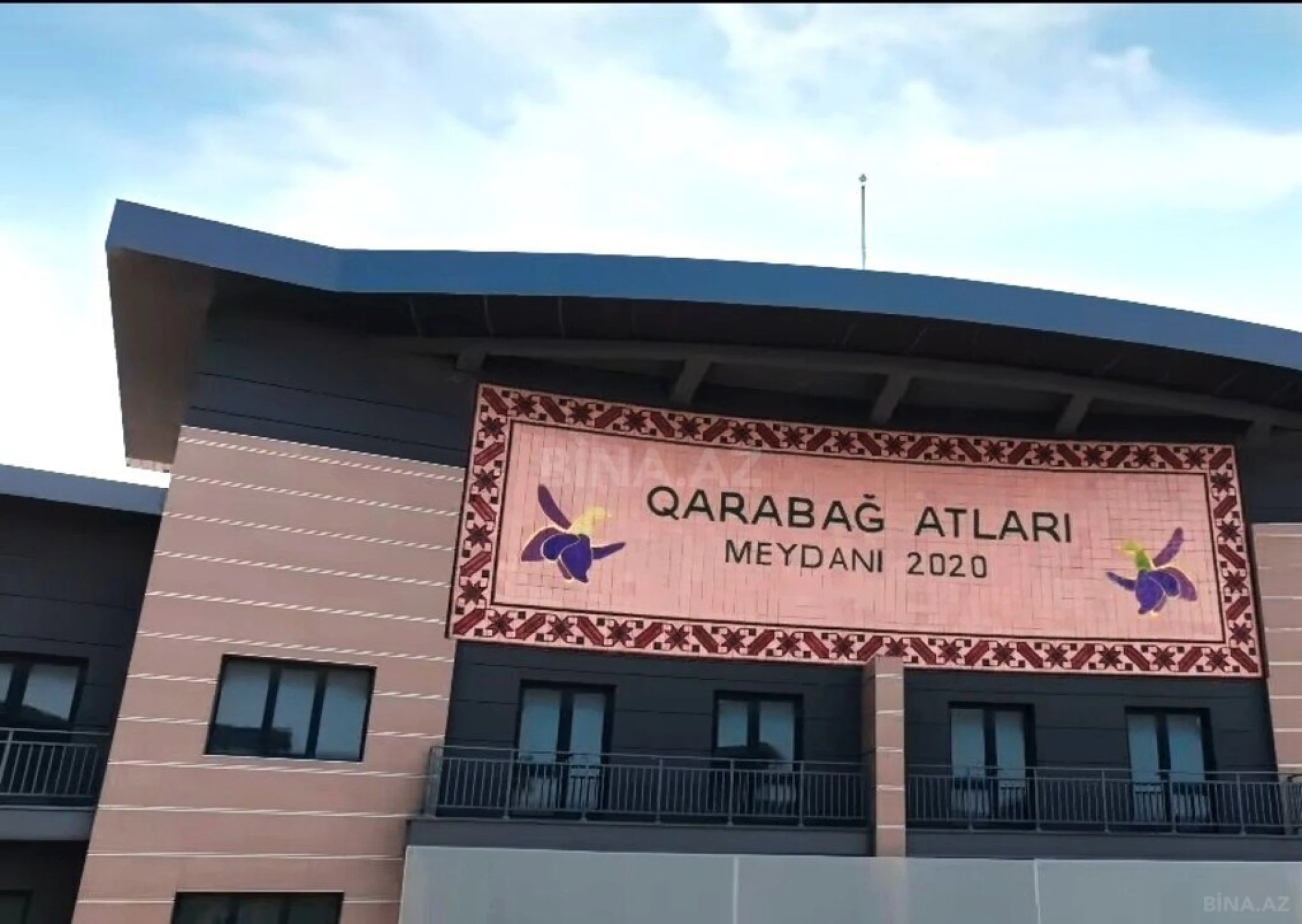 Satılır obyekt 300 m²