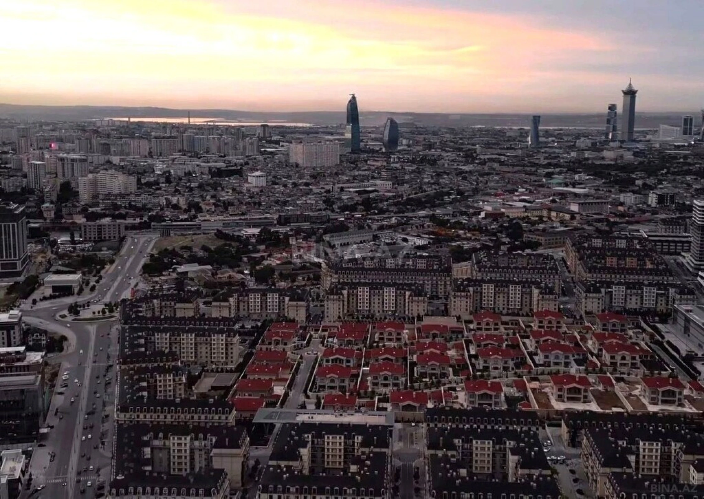 Satılır obyekt 300 m²