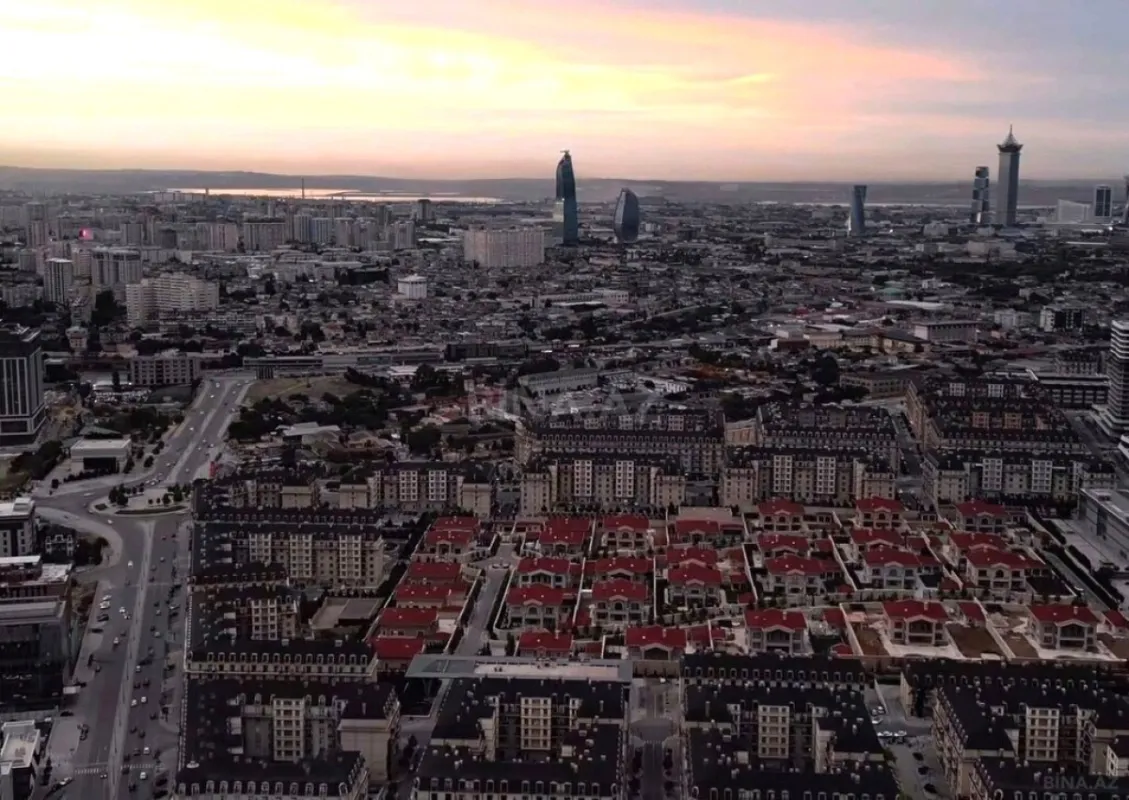 Satılır obyekt 300 m²