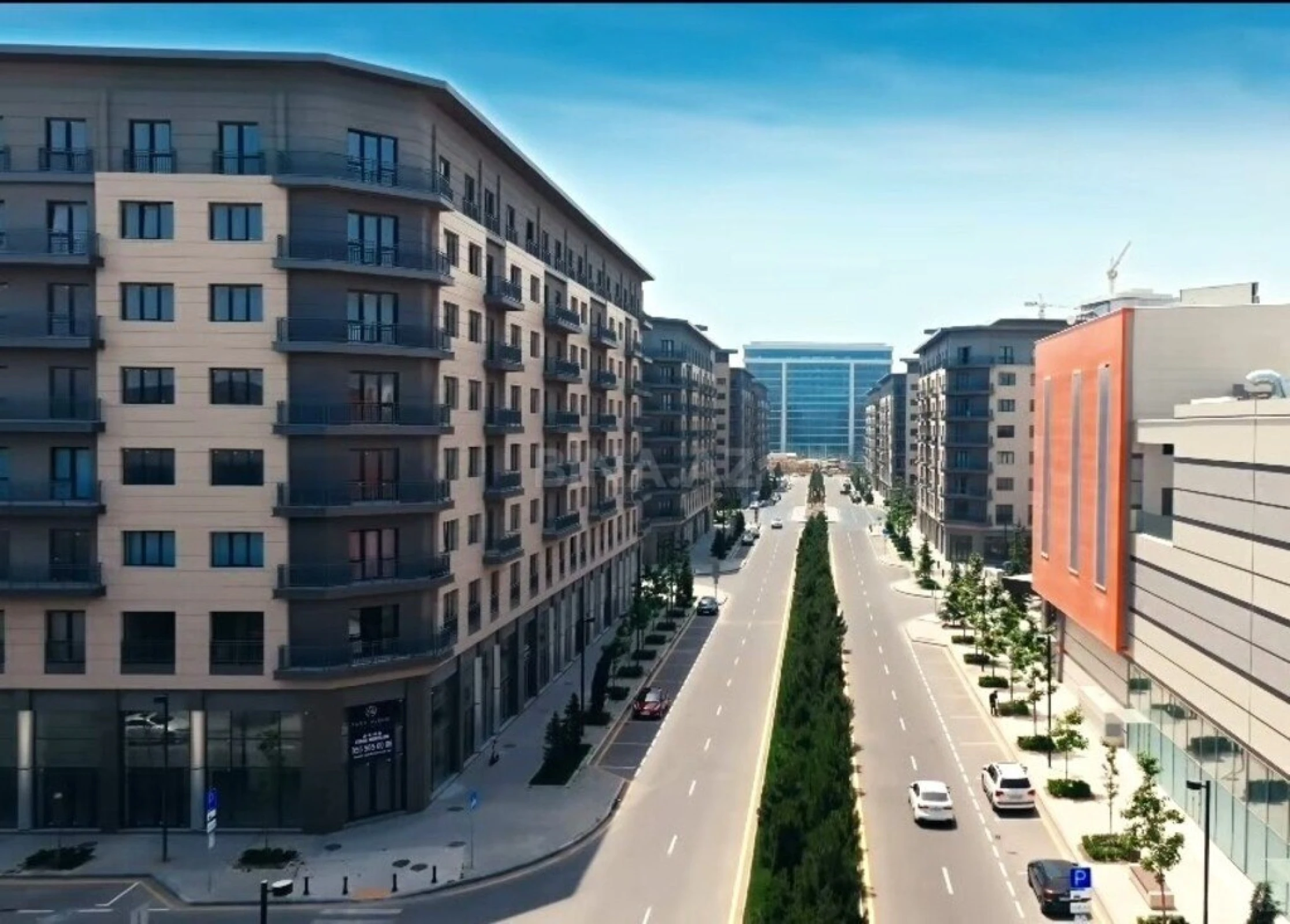 Satılır obyekt 300 m²