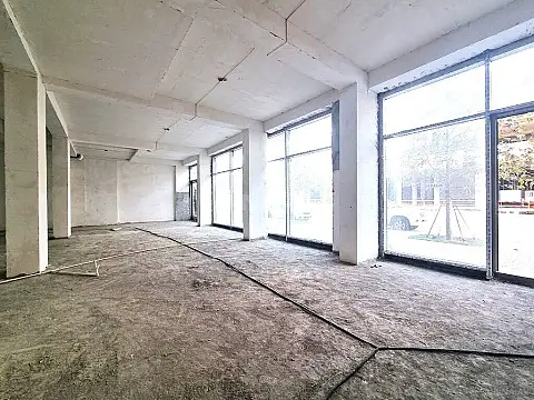 Satılır obyekt 300 m²