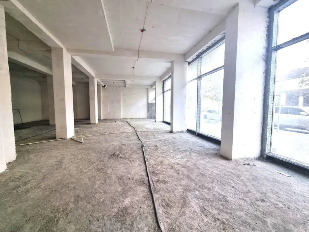 Satılır obyekt 300 m²