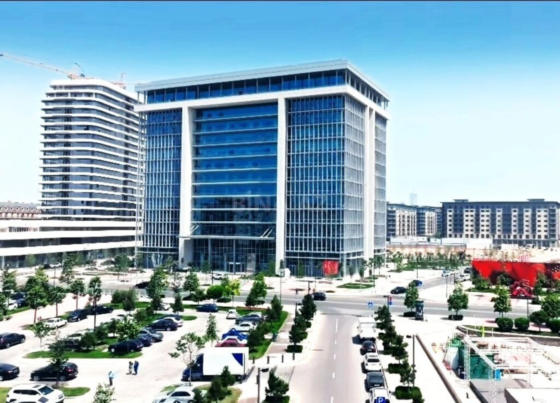Satılır obyekt 300 m²