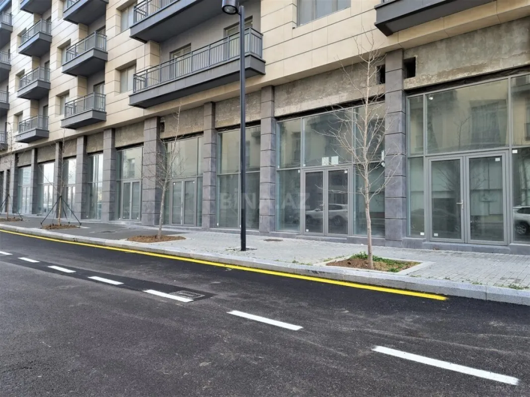 Satılır obyekt 300 m²