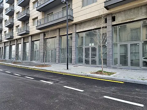 Satılır obyekt 300 m²