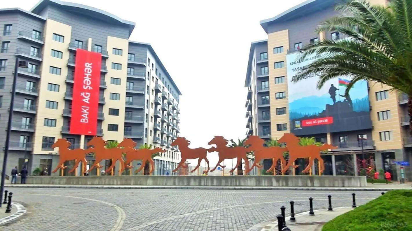 Satılır obyekt 300 m²