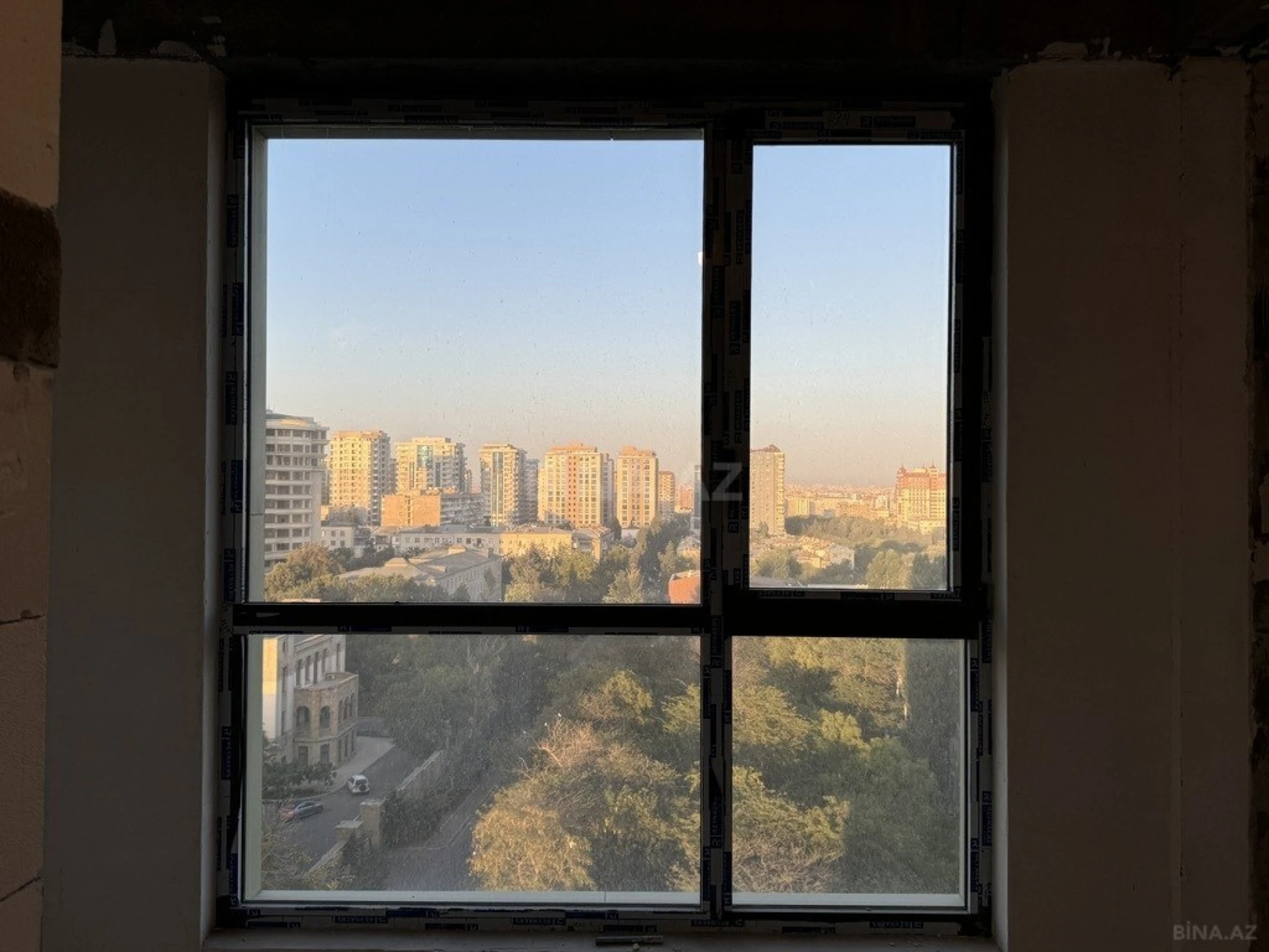 Satılır 3 otaqlı mənzil 206 m²