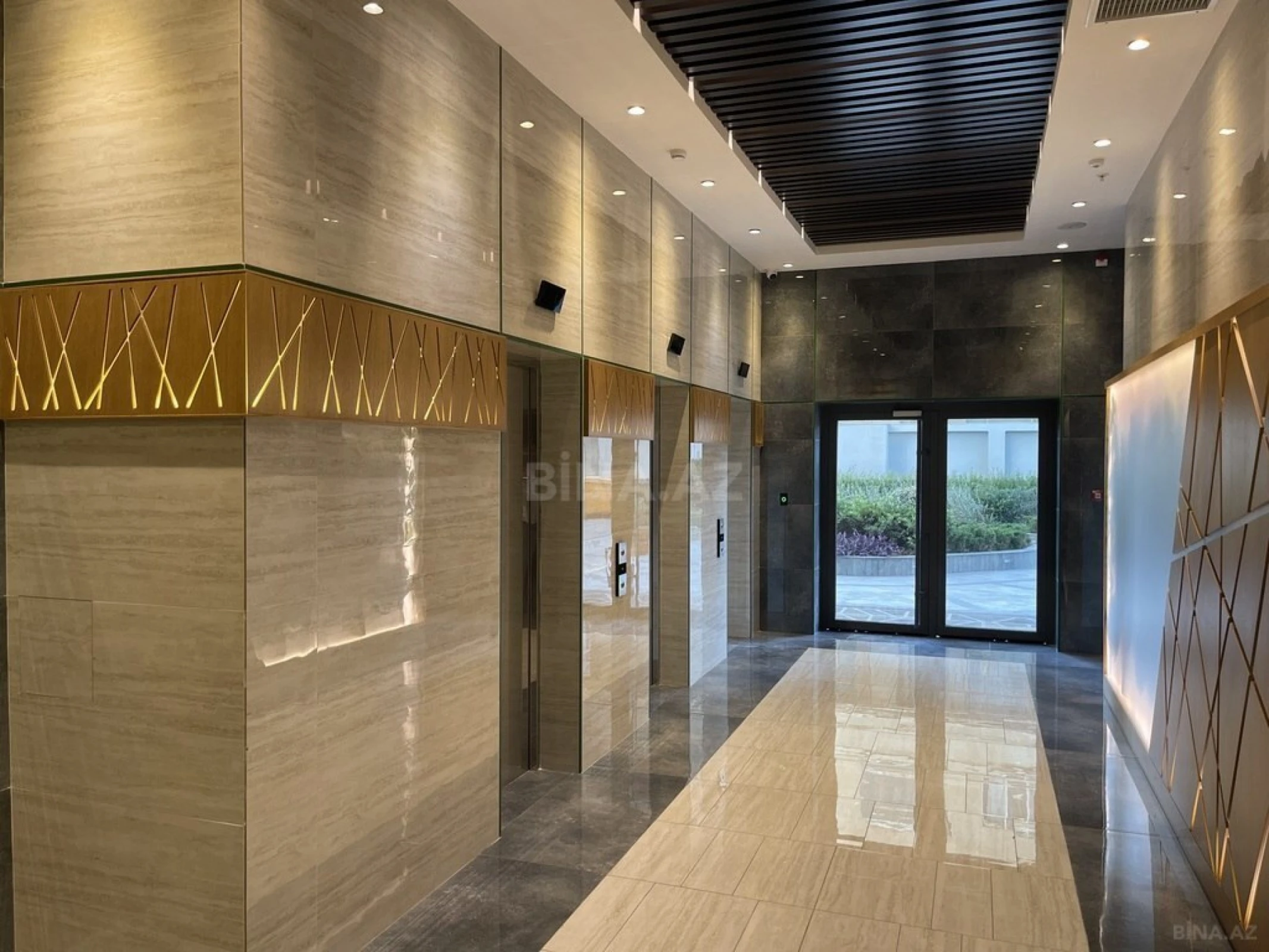 Satılır 3 otaqlı mənzil 206 m²