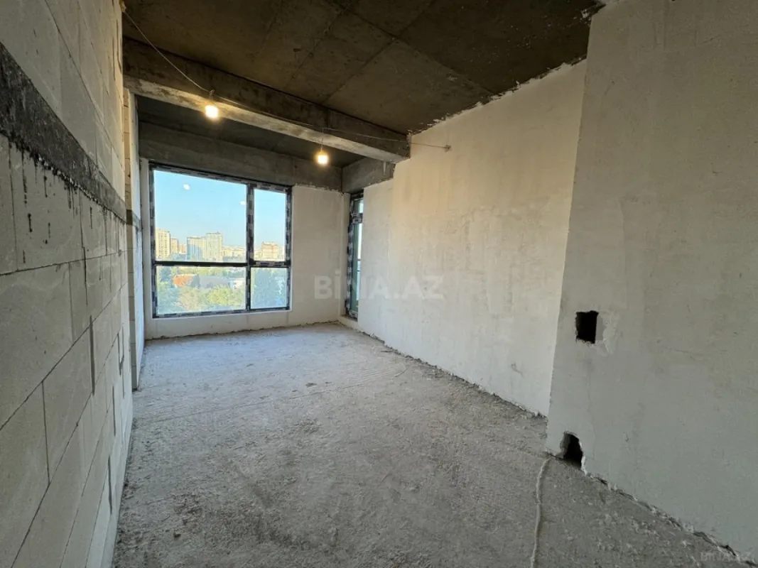Satılır 3 otaqlı mənzil 206 m²
