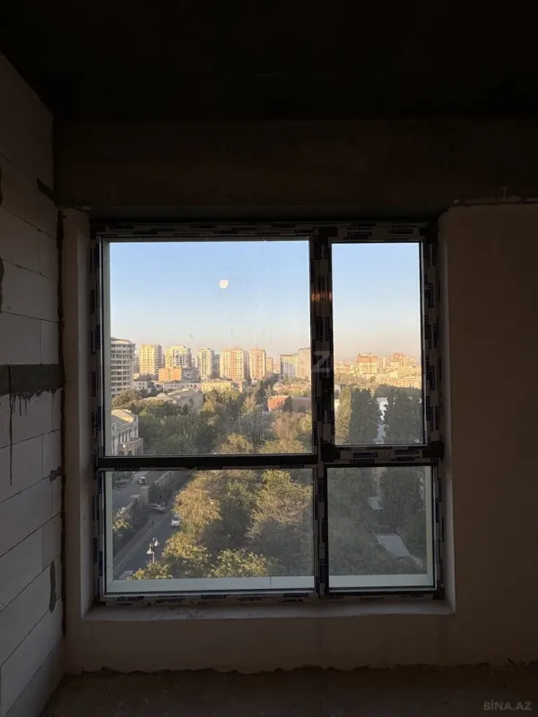 Satılır 3 otaqlı mənzil 206 m²