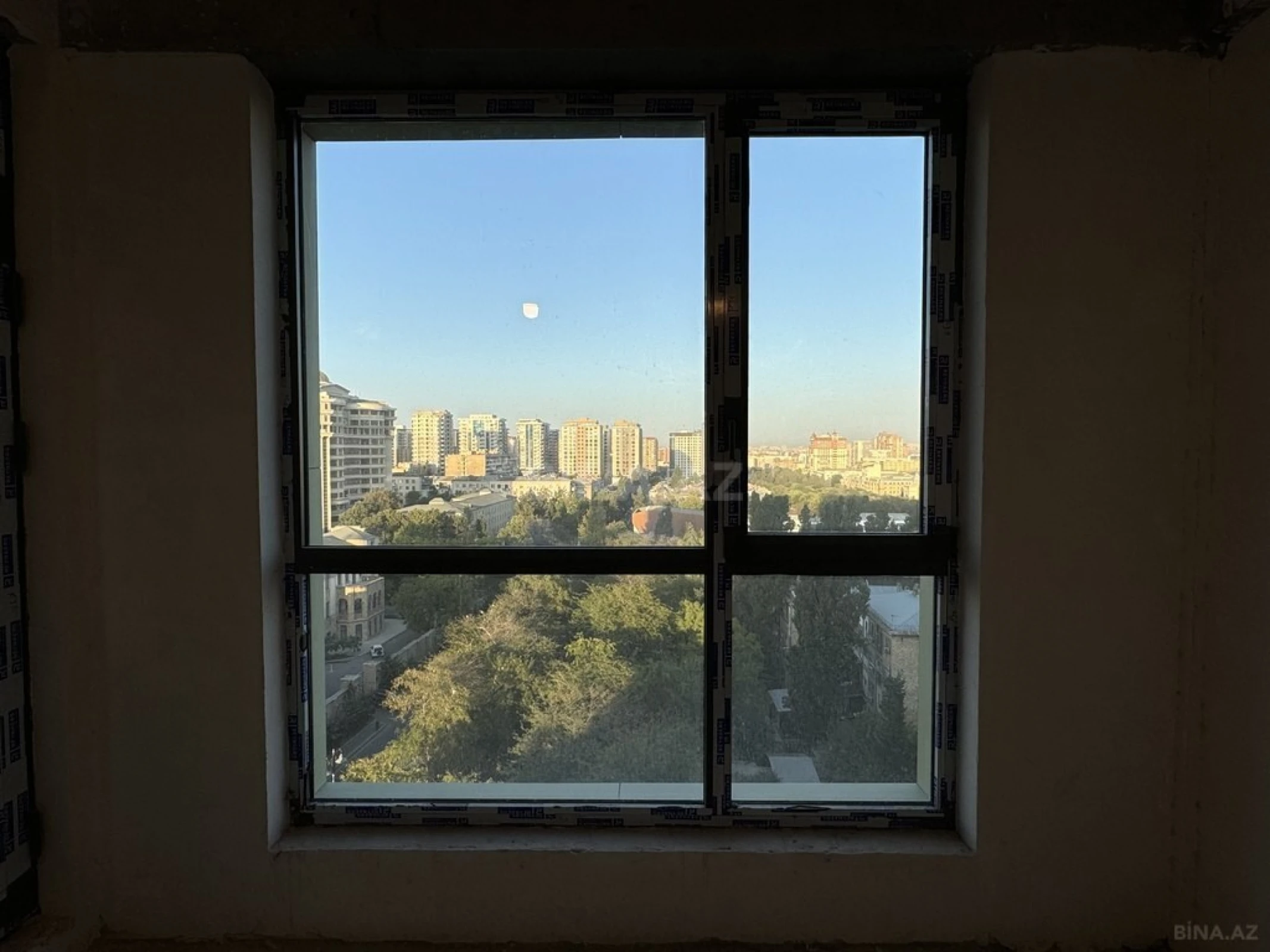 Satılır 3 otaqlı mənzil 206 m²