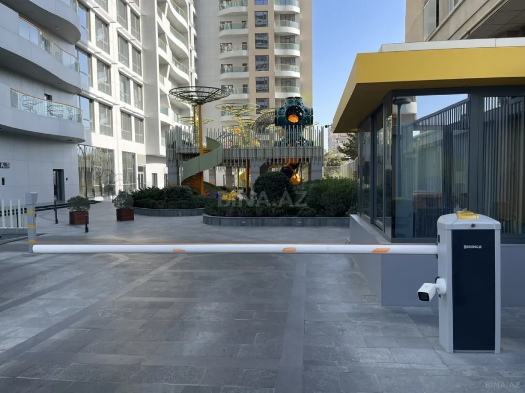 Satılır 3 otaqlı mənzil 206 m²