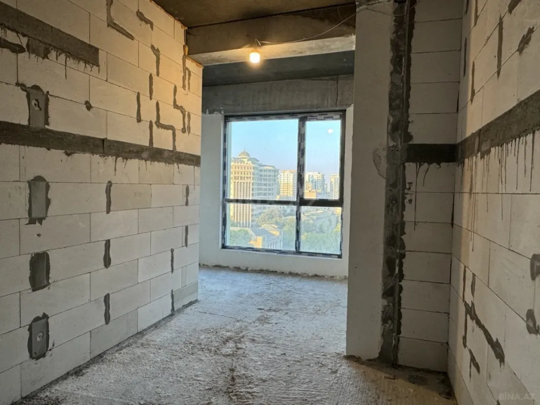 Satılır 3 otaqlı mənzil 206 m²